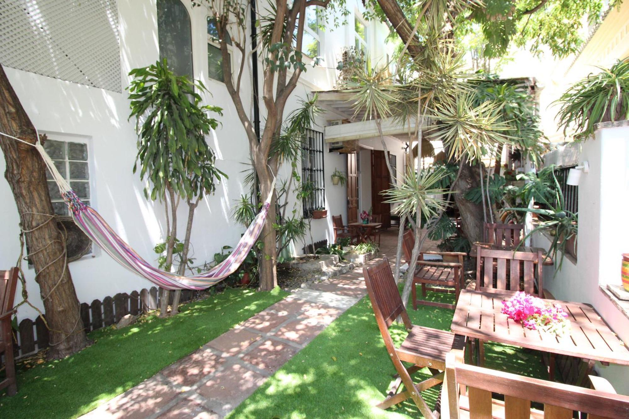 מאלגה Hostal Las Acacias מראה חיצוני תמונה
