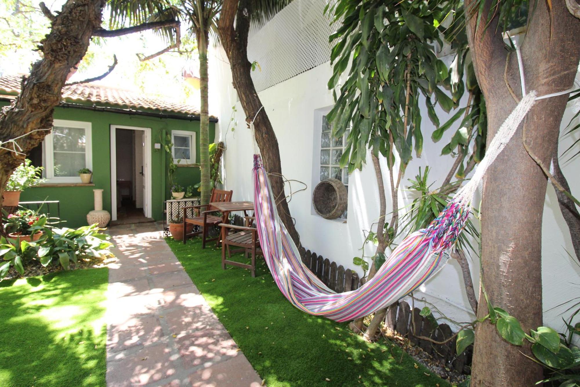 מאלגה Hostal Las Acacias מראה חיצוני תמונה