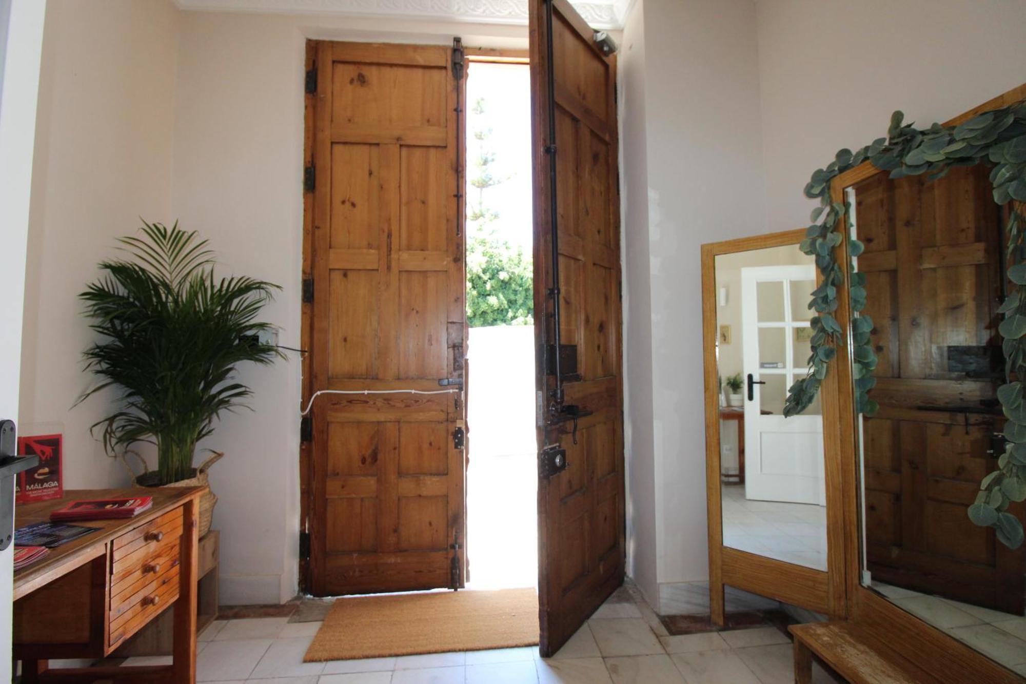 מאלגה Hostal Las Acacias מראה חיצוני תמונה