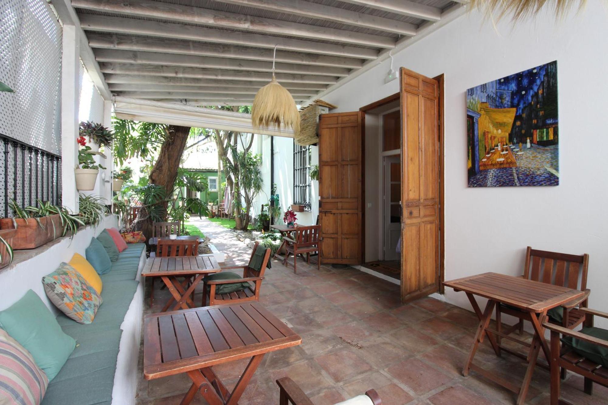 מאלגה Hostal Las Acacias מראה חיצוני תמונה