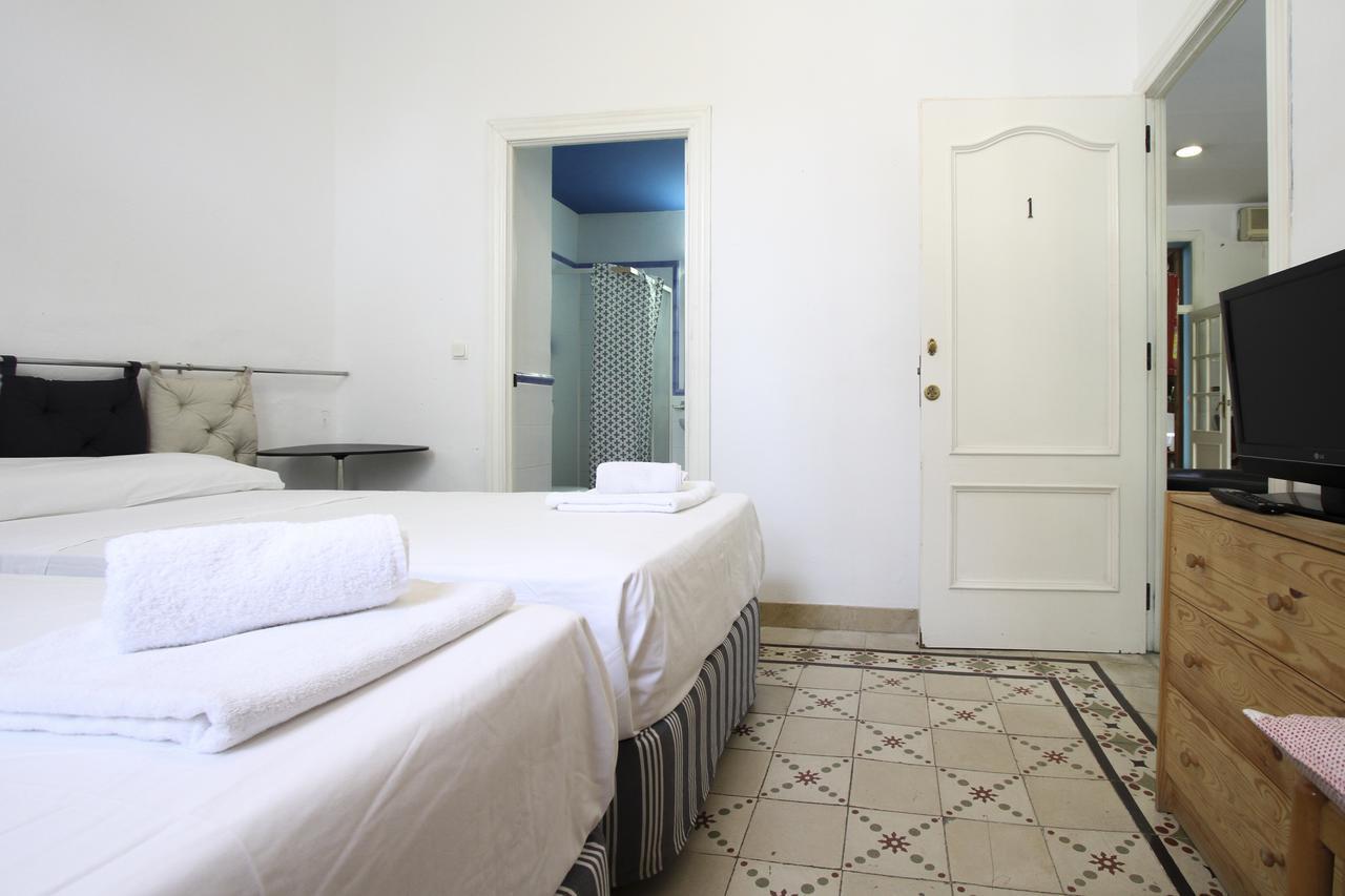 מאלגה Hostal Las Acacias מראה חיצוני תמונה