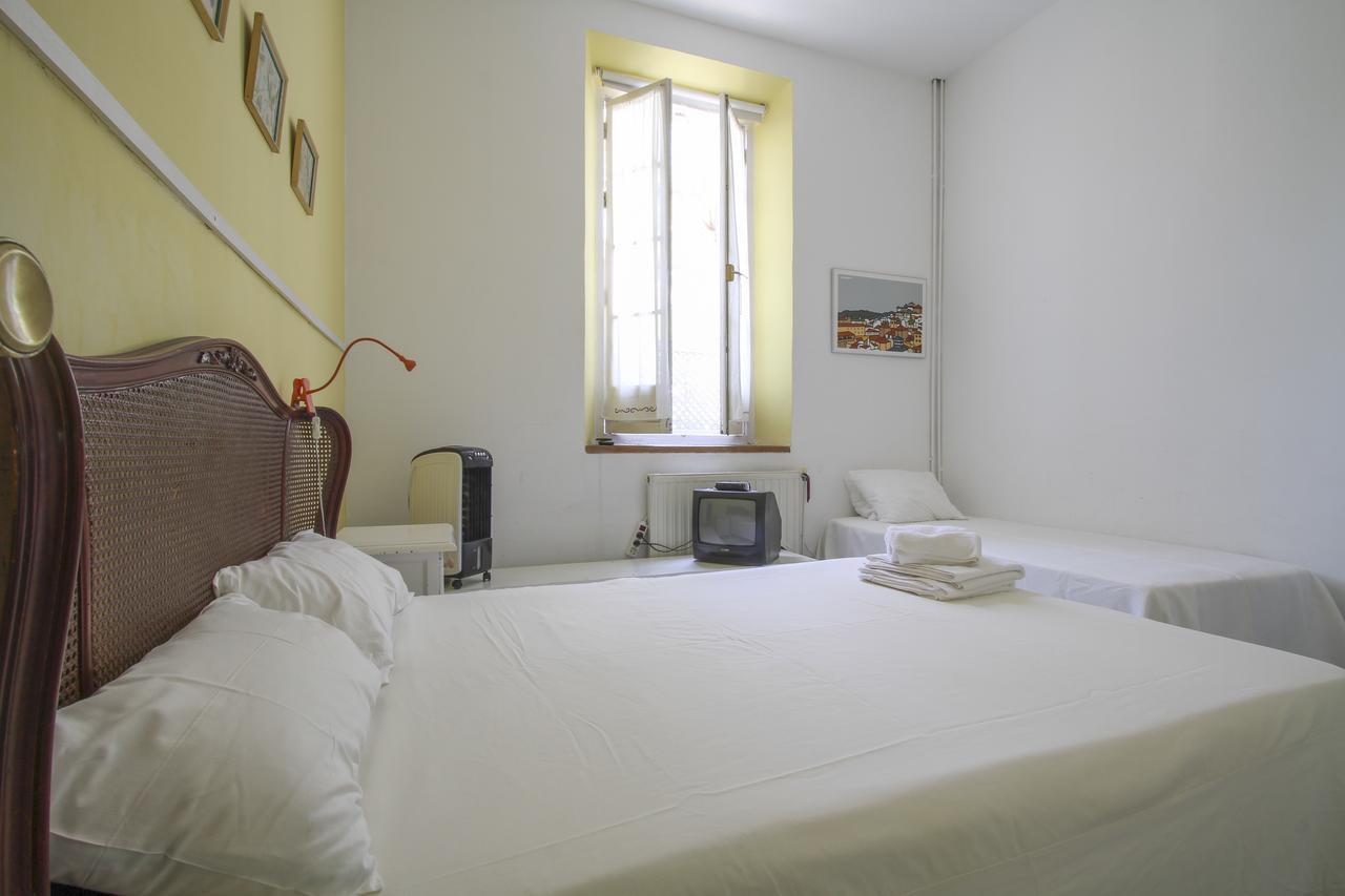 מאלגה Hostal Las Acacias מראה חיצוני תמונה