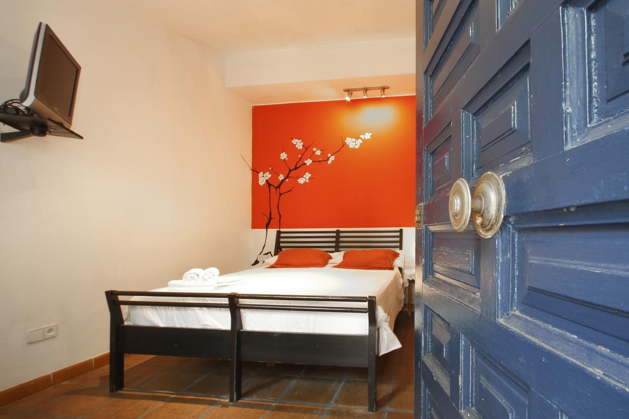 מאלגה Hostal Las Acacias מראה חיצוני תמונה