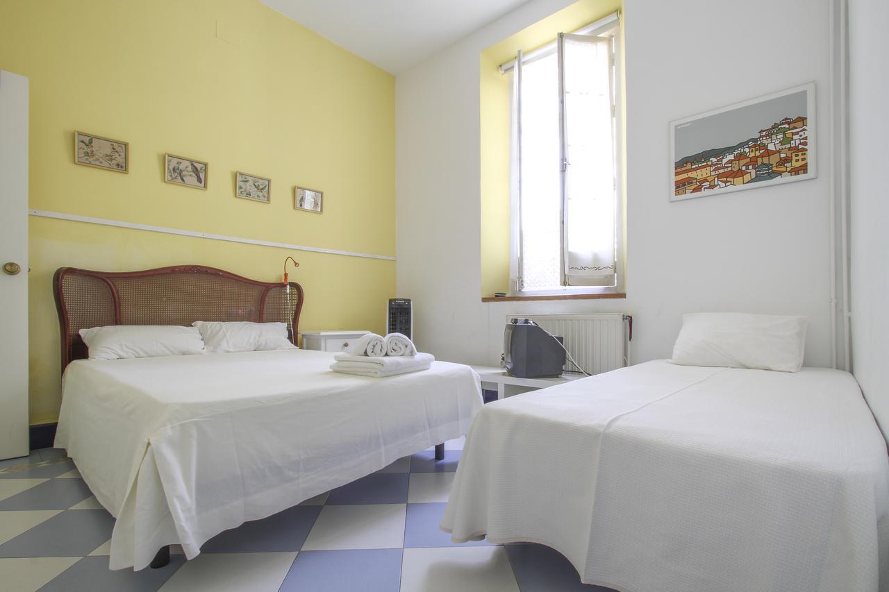 מאלגה Hostal Las Acacias מראה חיצוני תמונה
