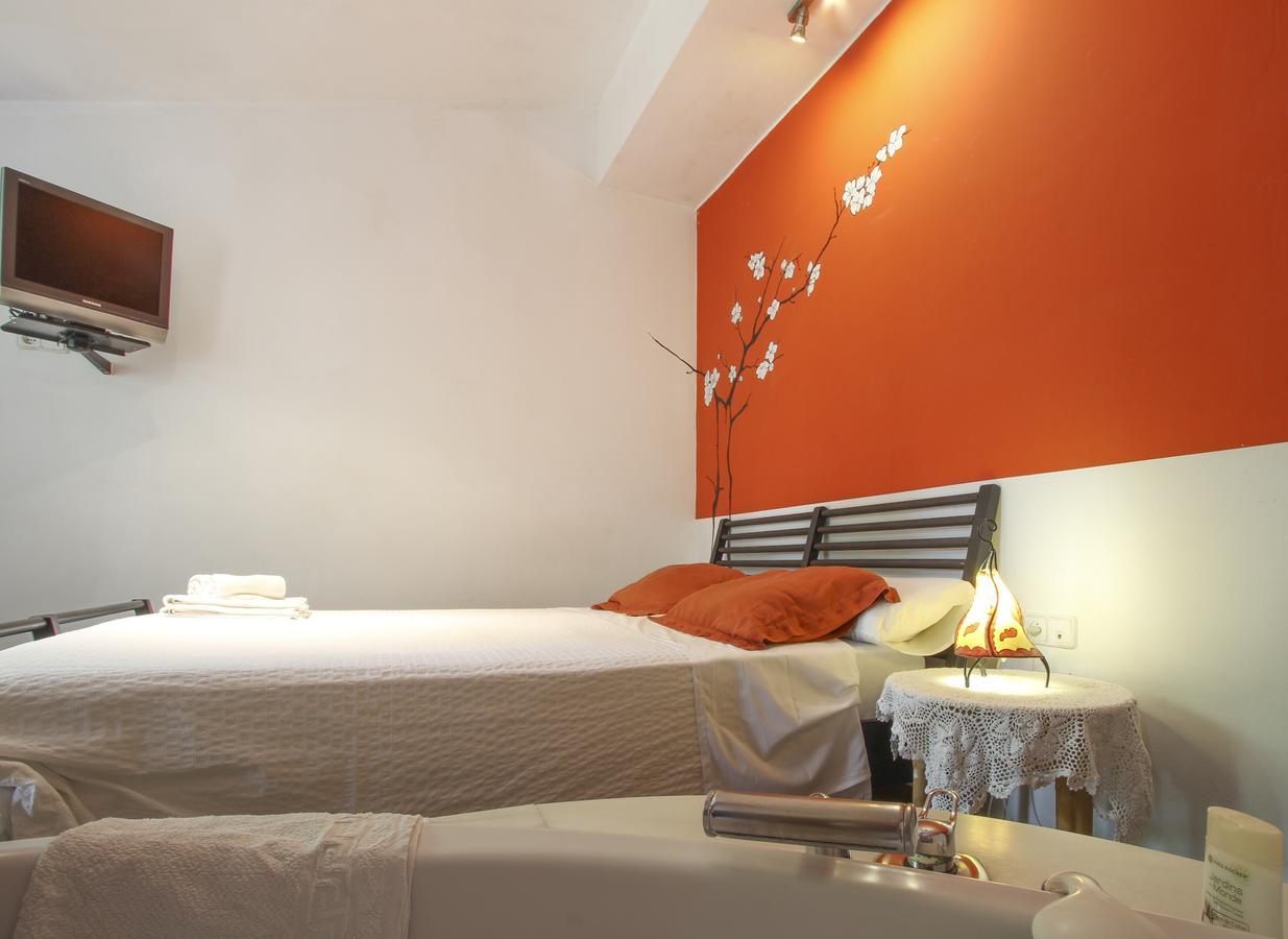 מאלגה Hostal Las Acacias מראה חיצוני תמונה