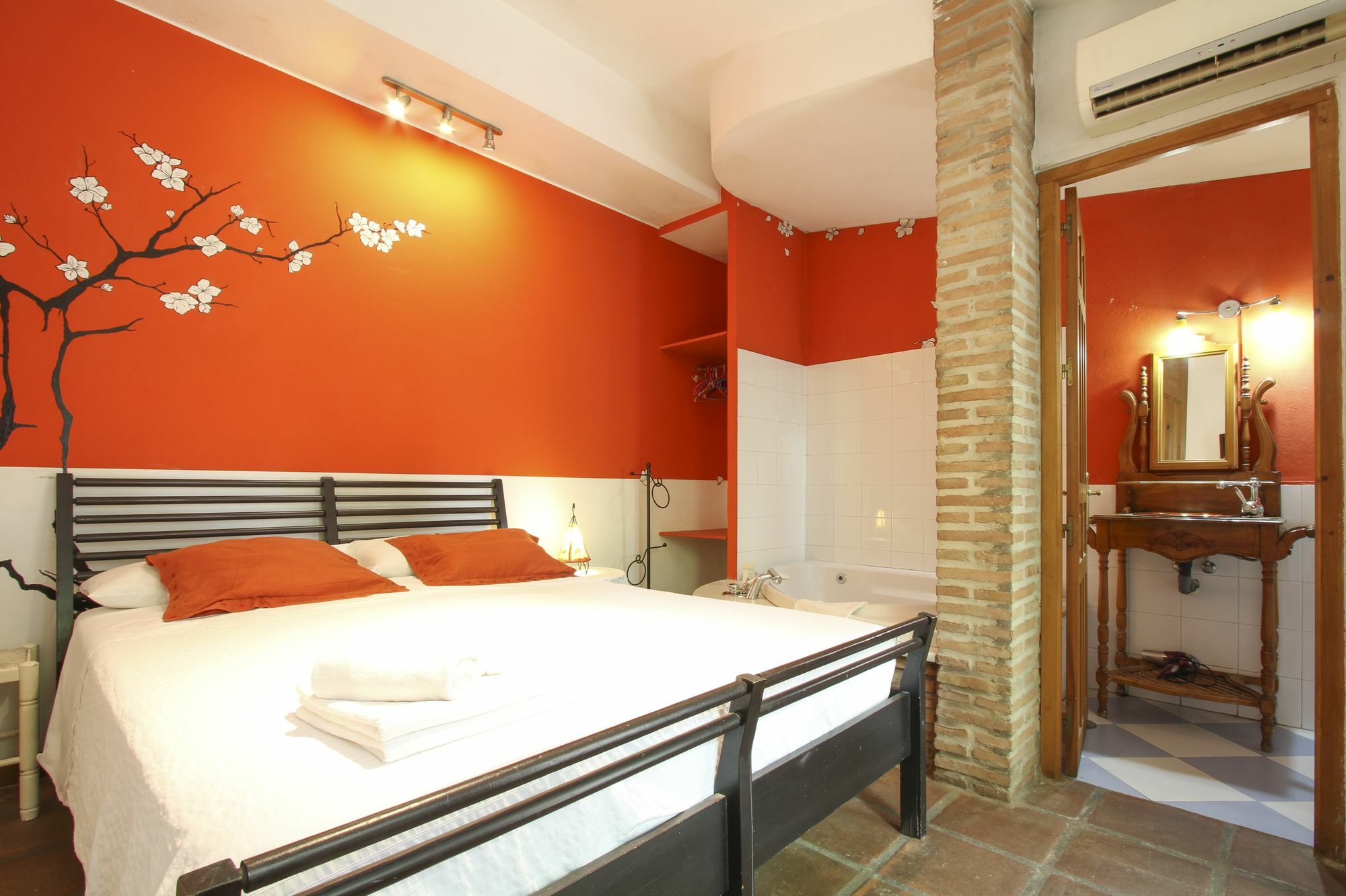 מאלגה Hostal Las Acacias מראה חיצוני תמונה